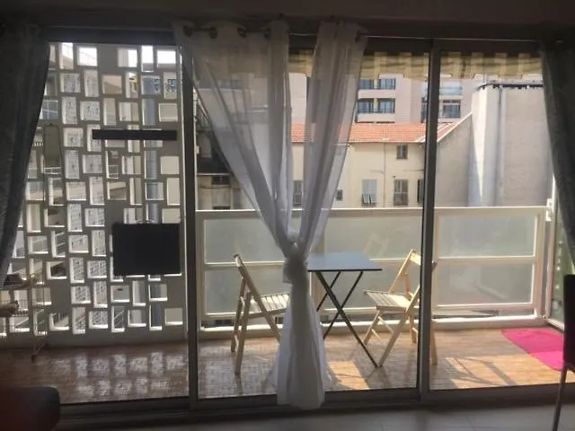 Et Ses Deux Piscines Appartement *