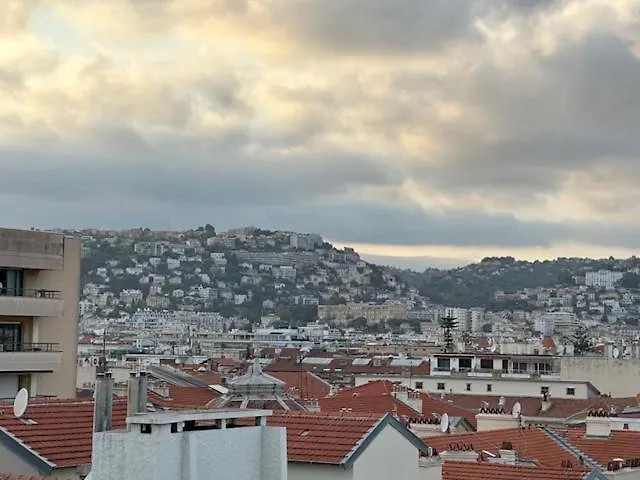 Appartement Et Ses Deux Piscines *