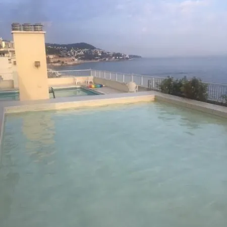 Et Ses Deux Piscines Apartment Nizza