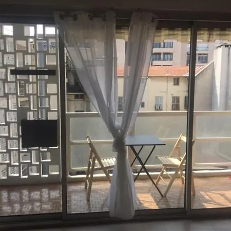 Et Ses Deux Piscines Appartement *