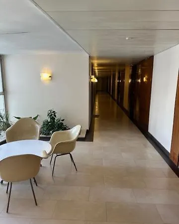Et Ses Deux Piscines Apartment *