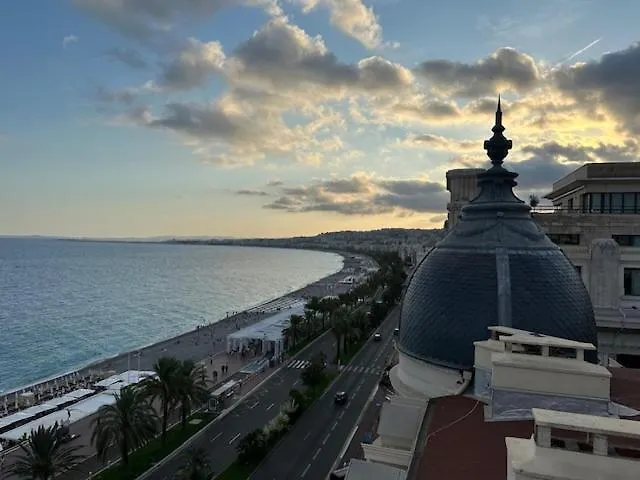 Et Ses Deux Piscines Lägenhet