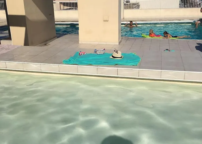 Et Ses Deux Piscines Apartment Nizza